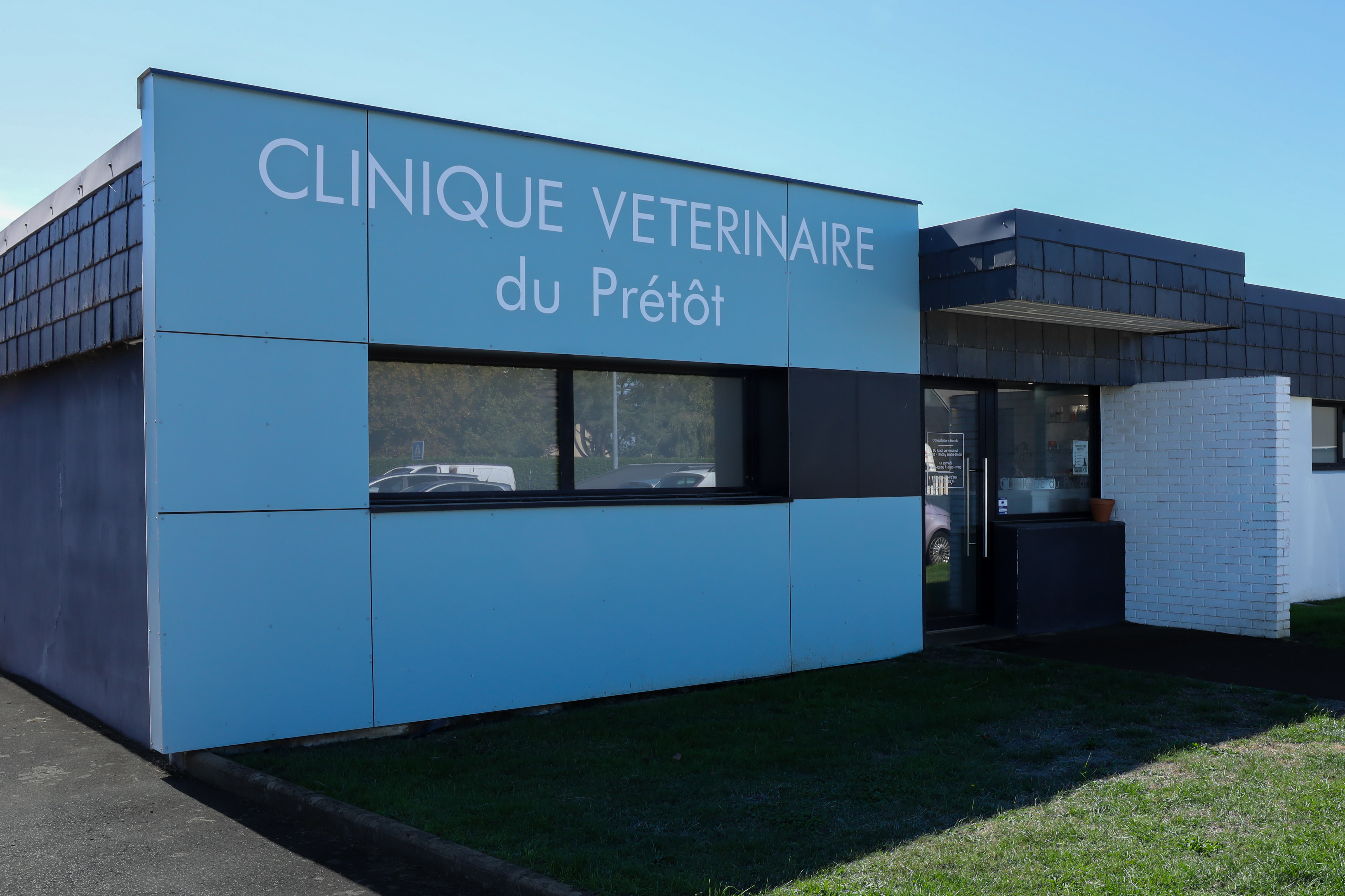 Entrée de la clinique vétérinaire du Prétot à Granville